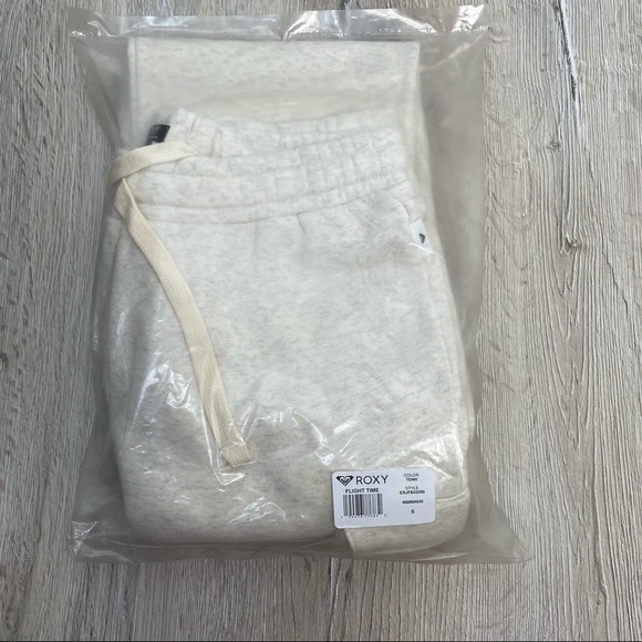 Roxy Cargo Sweatpants - Picture 7 of 12